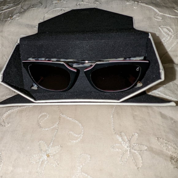 Ellison The Carta sunglasses made in Greece. - Picture 5 of 10